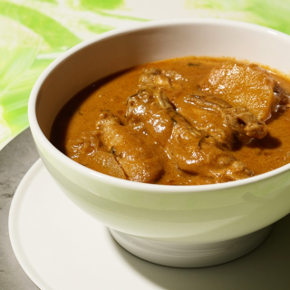 4月 濃厚ブレンド チキンカレー